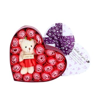 Herzf&ouml;rmige Geschenkbox mit Seifenrosen und B&auml;r Rot - Valentinstag - Muttertag