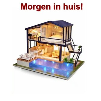 Miniatur-Selbstbauhaus mit Swimmingpool (inkl. Beleuchtung)