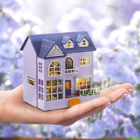 Miniatur-DIY-Häuser 2er-Set (blau + lila)